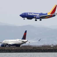 La guerra en Oriente Medio dispara los precios del combustible y presiona a las aerolíneas