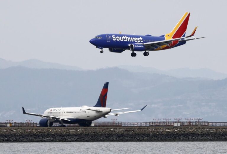 La guerra en Oriente Medio dispara los precios del combustible y presiona a las aerolíneas