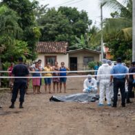 Cinco puñaladas y un frasco de veneno: Femicida se quita la vida luego de ser acorralado por la policía en Nicaragua
