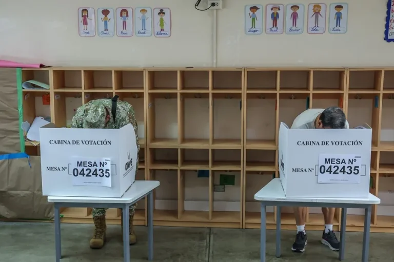 El jefe del jurado electoral de Perú admite «serias irregularidades» en las elecciones