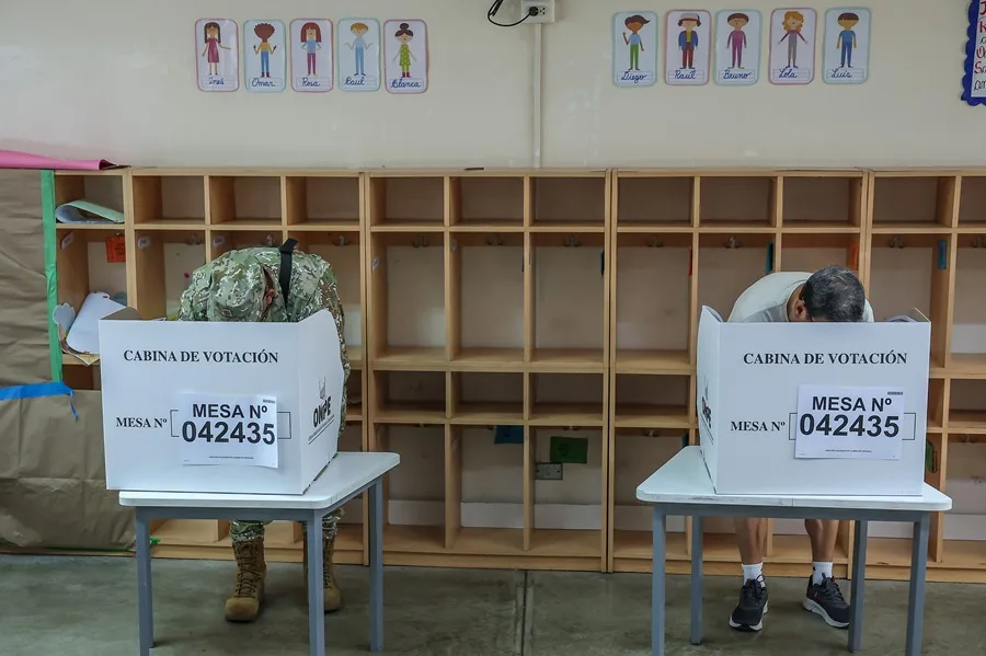 El jefe del jurado electoral de Perú admite «serias irregularidades» en las elecciones