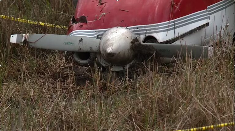 Sobrevive contra todo pronóstico: piloto de 19 años sale con vida de accidente en Pensilvania