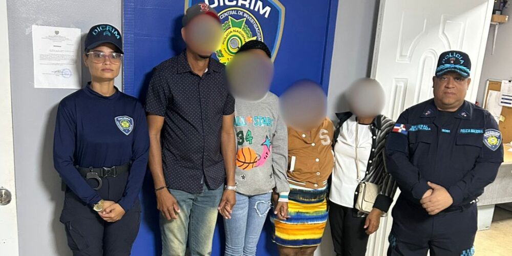 Policía localiza sana y salva adolescente reportada como desaparecida en Santiago