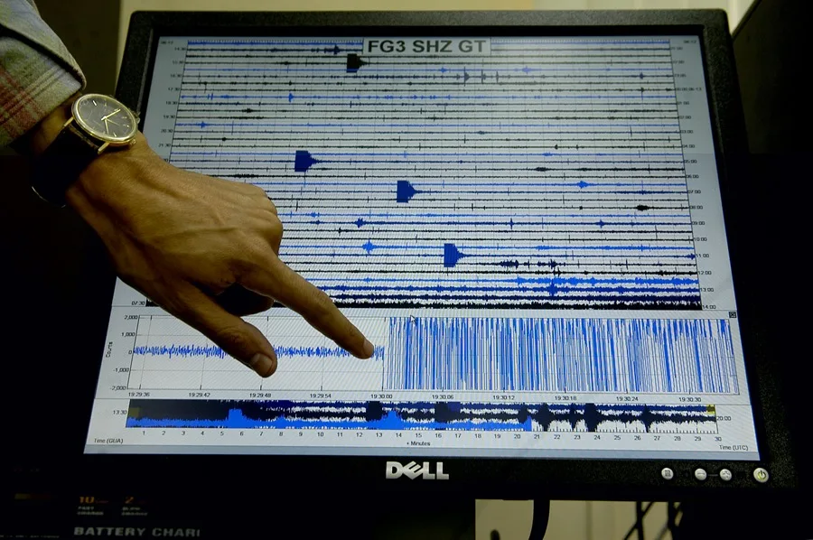 Un terremoto de magnitud 7,4 sacude las costas de Indonesia y genera una alerta de tsTunami