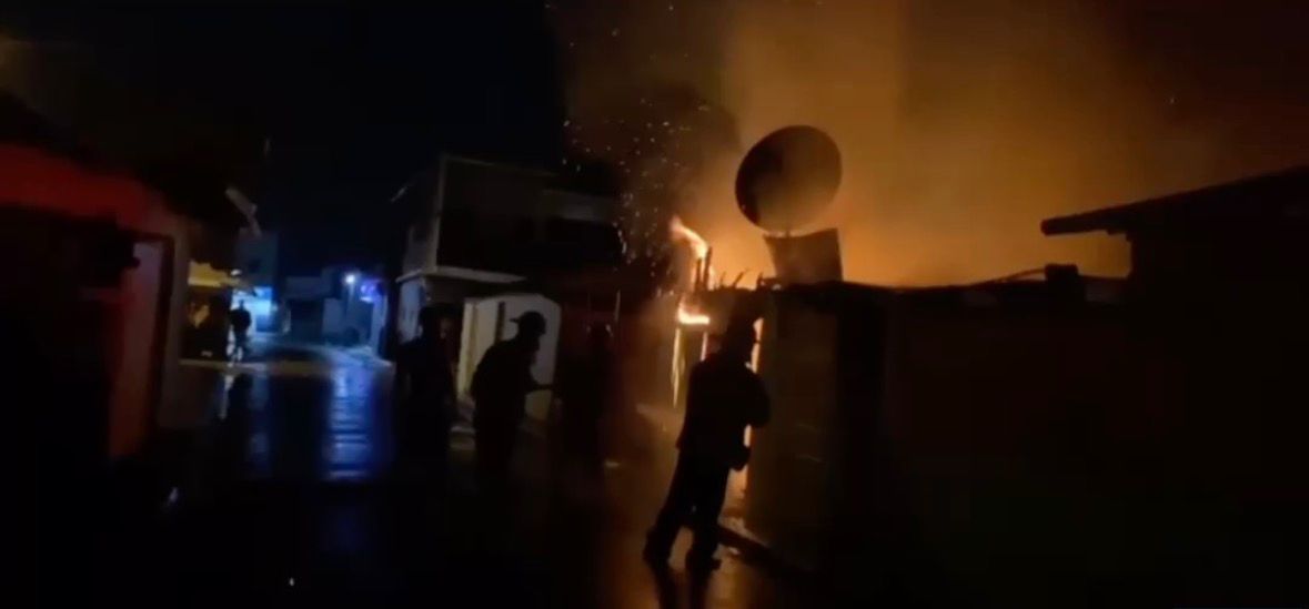 Se incendia vivienda en el sector Barrio Blanco, Jarabacoa