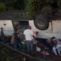 Más de 50 personas involucradas en aparatoso accidente en la Autovía del Nordeste