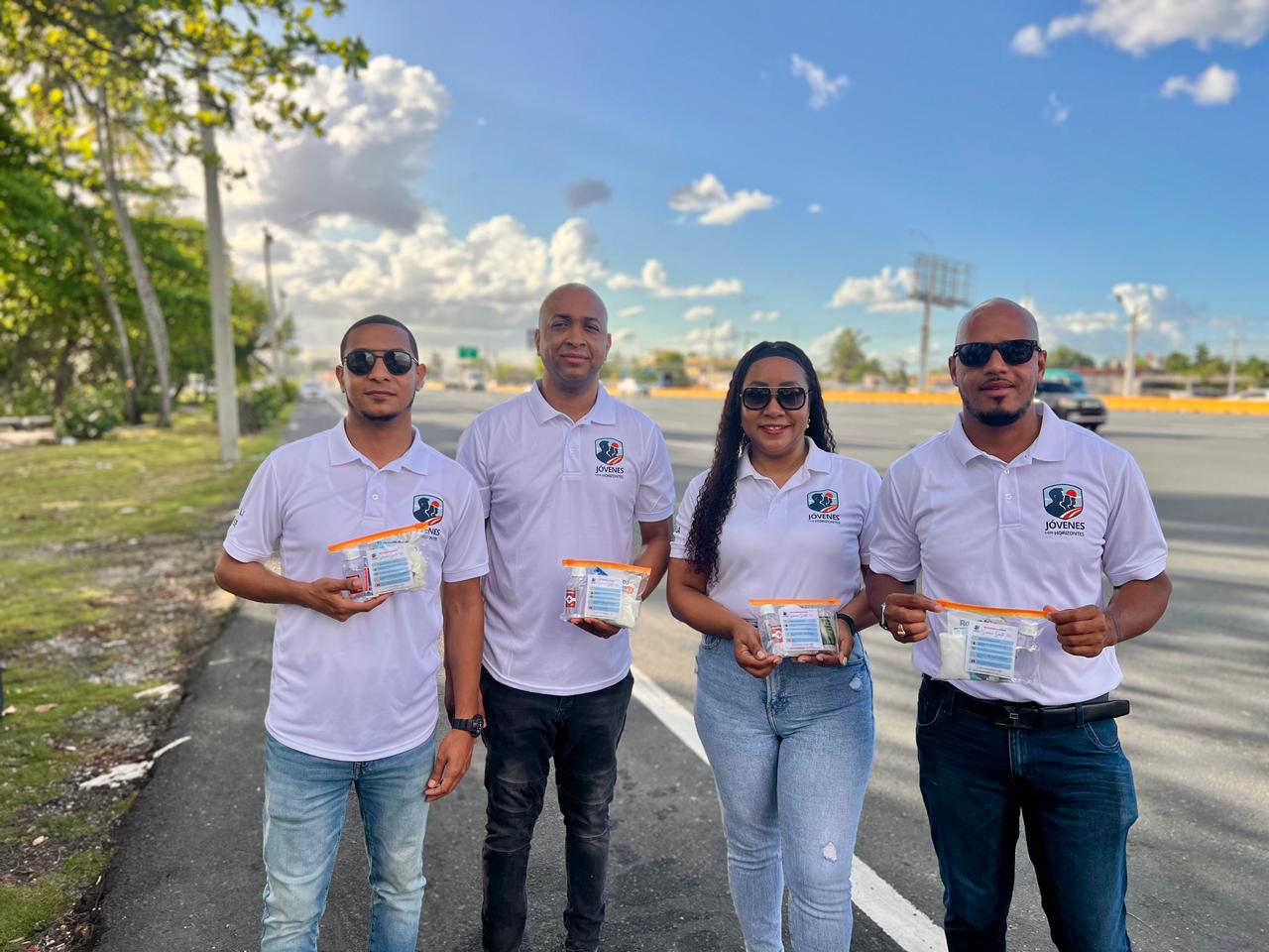 Jóvenes con Horizontes entrega kits de primeros auxilios en el Gran Santo Domingo