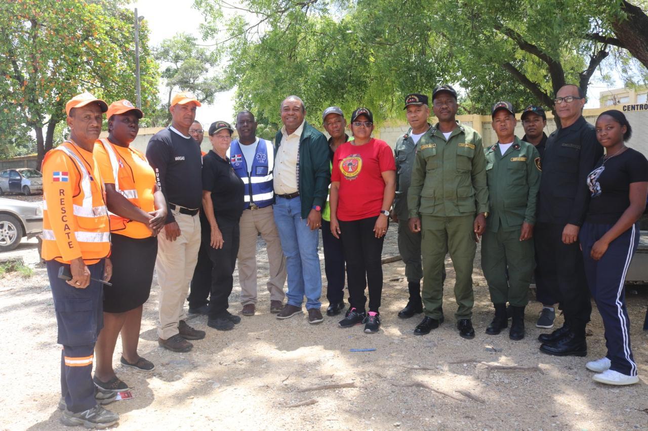 Cooperativista Algenis Chávez comparte y entrega kit de alimentos y otros enceres a socorristas SS 2026