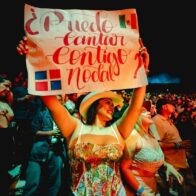 Fanática de Christian Nodal cumple su sueño de cantar junto a él en Altos de Chavón