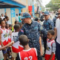 Director de la Policía Nacional refuerza seguridad y cercanía comunitaria con recorrido por Capotillo y Gualey
