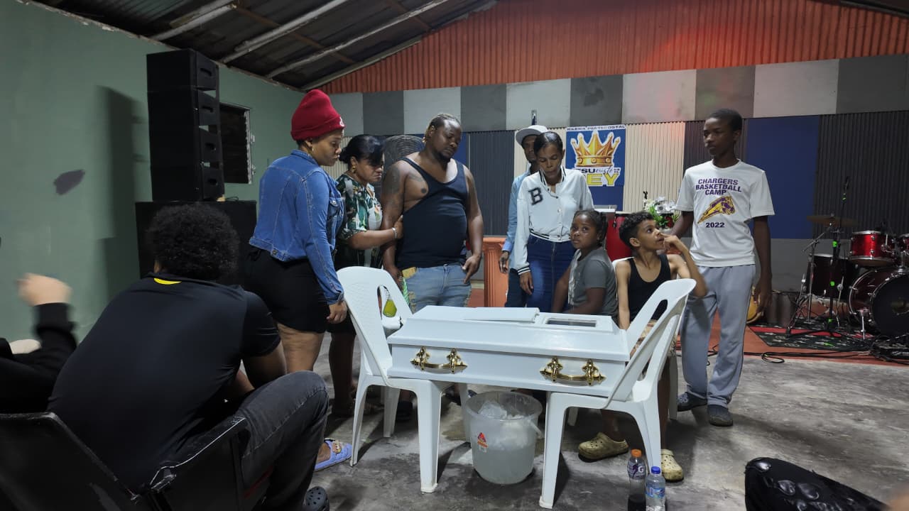 Madre de niña aplastada en SDO por pared perdió embarazo y se encuentra ingresada