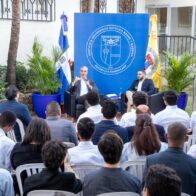 Abinader conversa con estudiantes universitarios sobre educación, liderazgo y servicio público como pilares del desarrollo