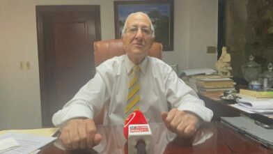 Serulle critica intención de aumento salarial en Cámara de Cuentas y llama a priorizar la crisis nacional