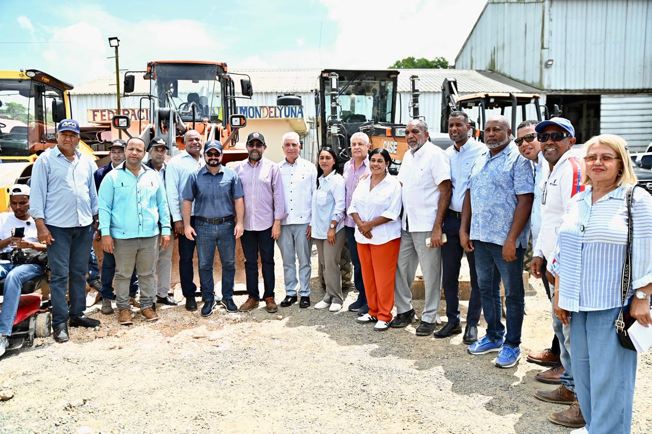 Gobierno intervendrá 166 km de caminos interparcelarios en el Bajo Yuna y Nordeste