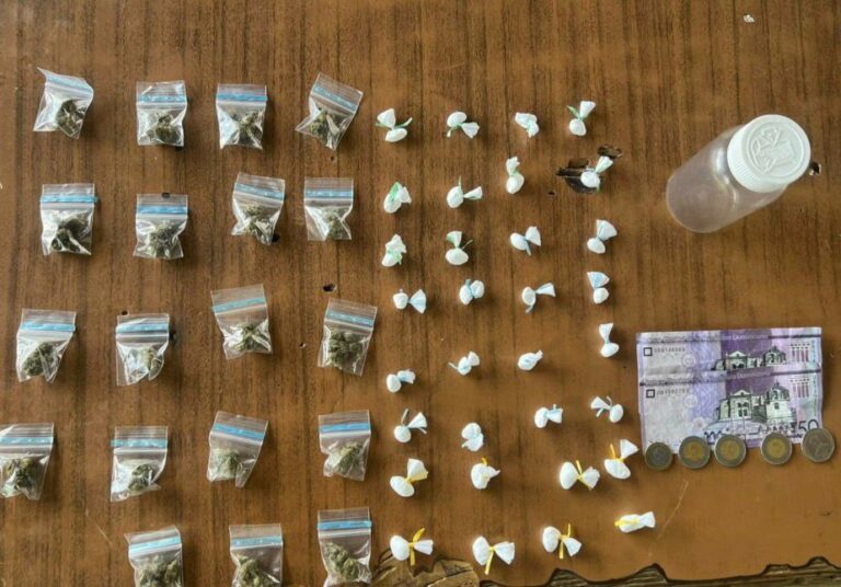Policía incauta más de 580 porciones de drogas y desmantela puntos de venta en operativos en Santiago