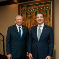De izquierda a derecha, los señores Leonardo Aguilera y Christopher Paniagua.