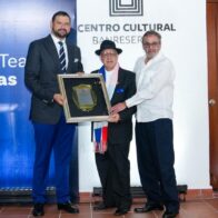 Banreservas reconoce a Giovanny Cruz por su trayectoria y aportes a la escena dominicana
