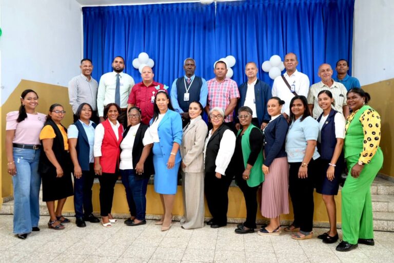 Regional 03 en Azua celebra Olimpiada de Ciencias Naturales 2026 con más de 100 estudiantes