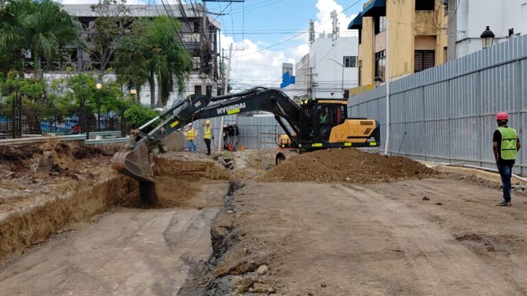 Constructora atribuye retrasos de la Calle Del Sol a lluvias y asegura obra avanza “a buen ritmo”
