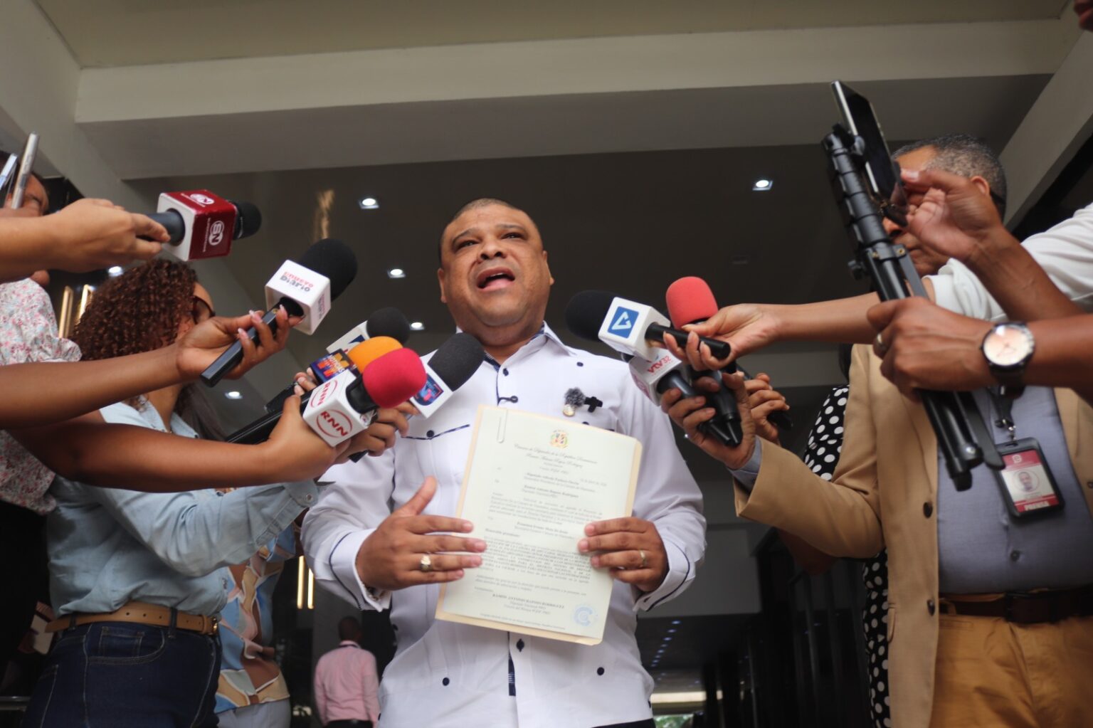 Diputado Raposo somete iniciativa que procura solución definitiva a inundaciones en el Gran Santo Domingo