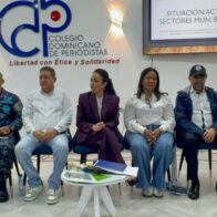 Ministra Faride Raful escucha reclamos y coordina soluciones en Bonao