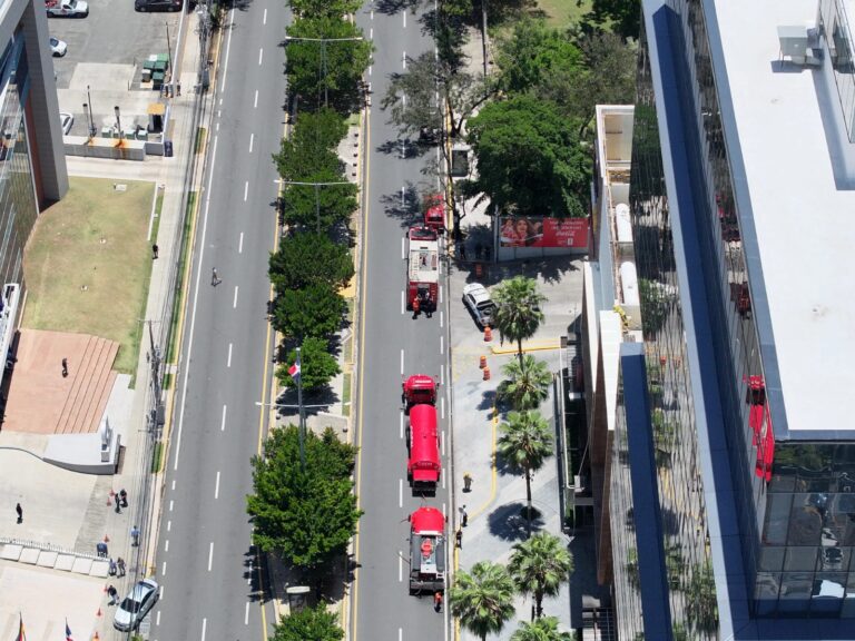 Evacúan plaza Down Town Center tras fuga de gas reportada al 911