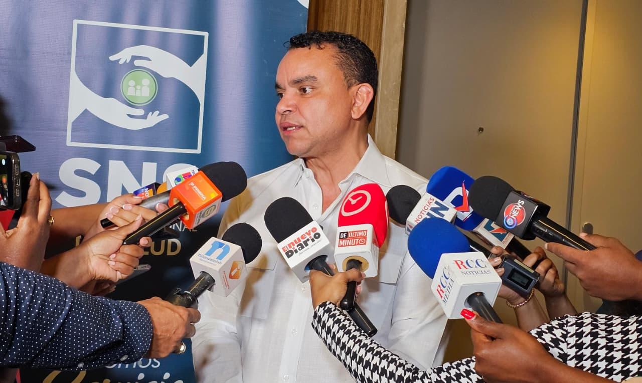 SNS reporta disminución en atenciones a extranjeros y aumento en servicios a dominicanos