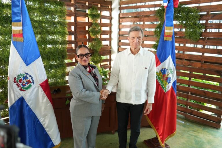 Ministros de relaciones exteriores de Haití y República Dominicana.