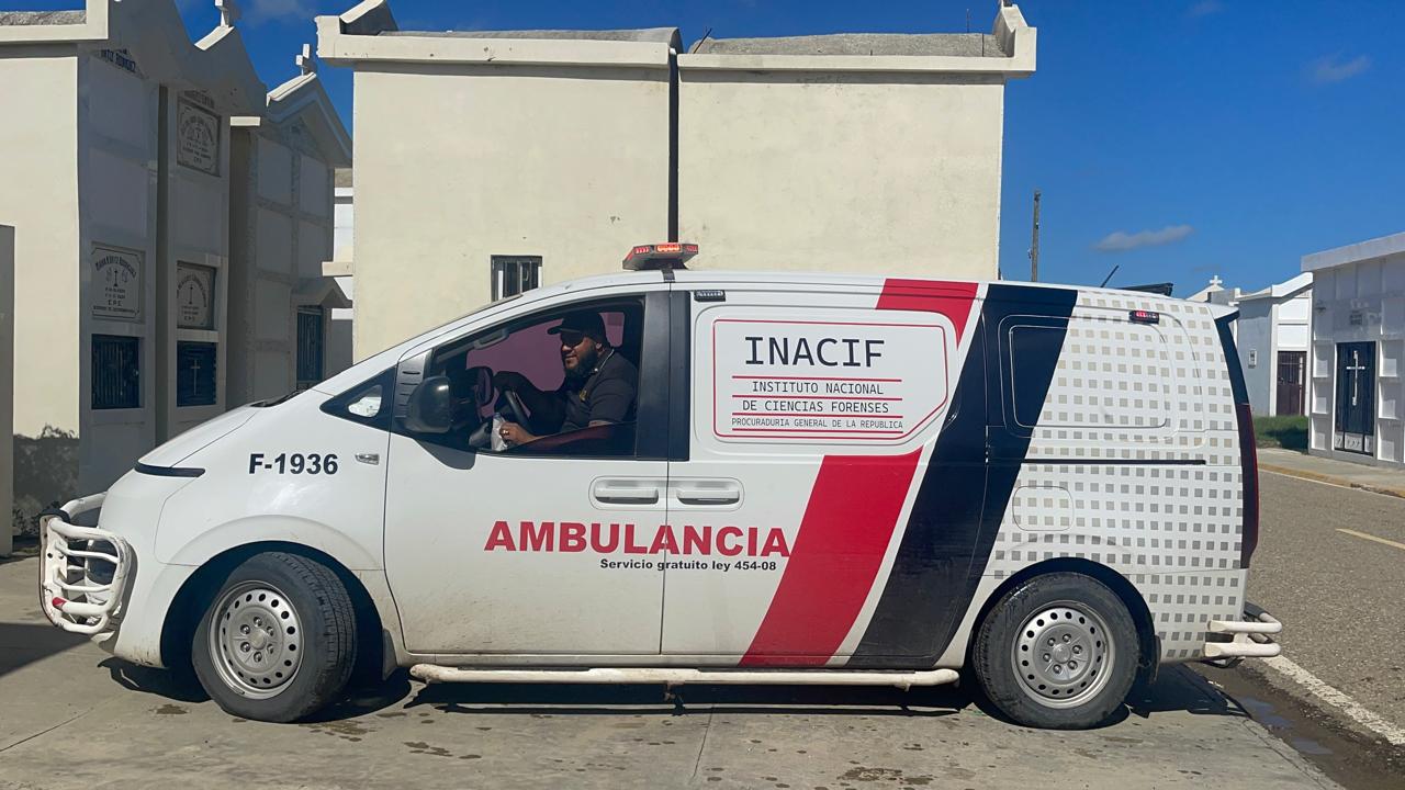 Hombre muere de un disparo durante presunto atraco para robarle una cadena en Santiago