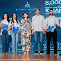 Ministerio de la Juventud continúa entrega de 8,000 becas Generación STEAM en la región Norte