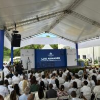 Abinader reafirma compromiso con programas de vivienda y anuncia continuidad de titulaciones en Guerra