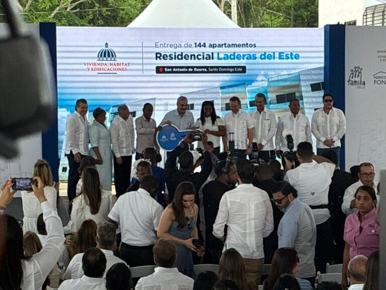 Gobierno entrega 144 apartamentos en Laderas del Este y reafirma impulso a la política habitacional en Guerra