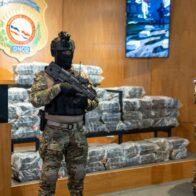 Incautan 375 paquetes de presunta cocaína en operativo conjunto frente a costas de Baní