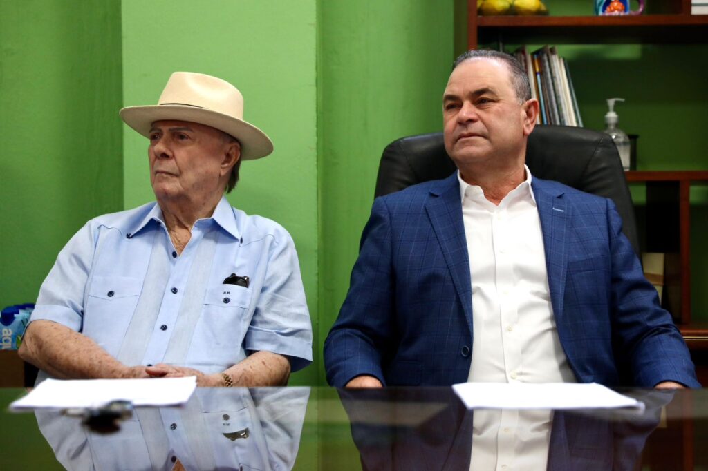 Hipólito Mejía respalda modernización agrícola tras visita a Oliverio Espaillat