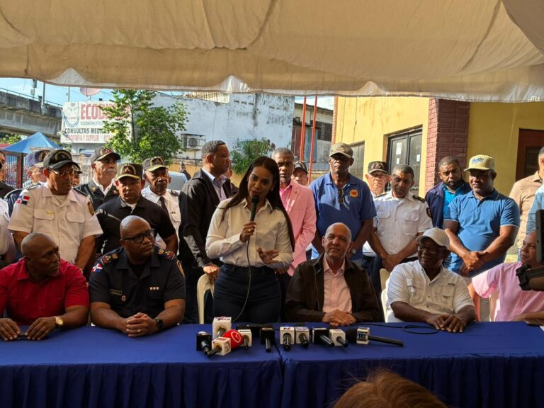 Alcaldesa Betty Gerónimo advierte sobre acciones legales contra contratistas por obras inconclusas en SDN