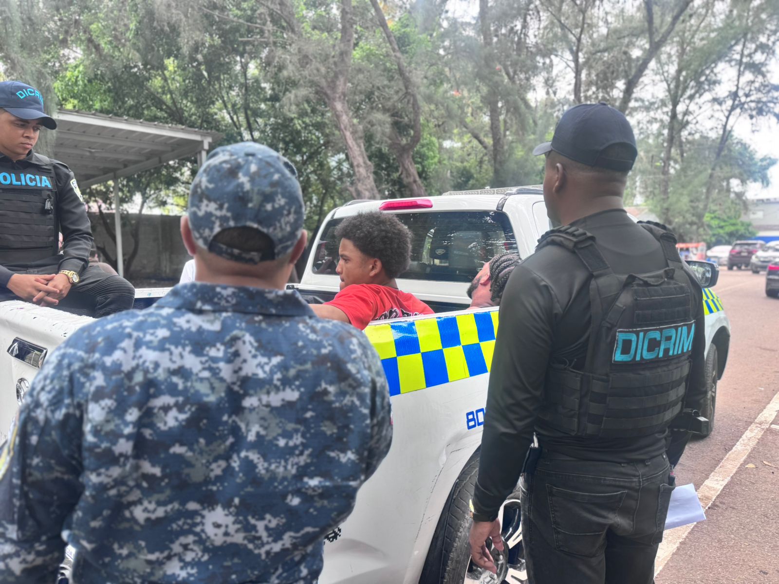 PN intensifica operativos en varias provincias; ocupa drogas, armas y apresa a varios implicados