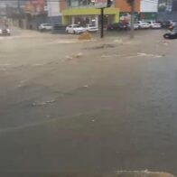Fuertes lluvias provocan inundaciones y caos vial en Santiago