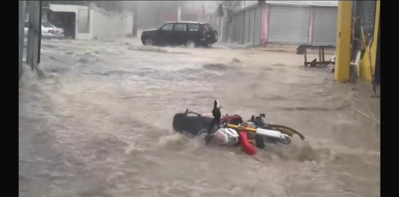 Lluvias vuelven a causar estragos e inundaciones en Santiago