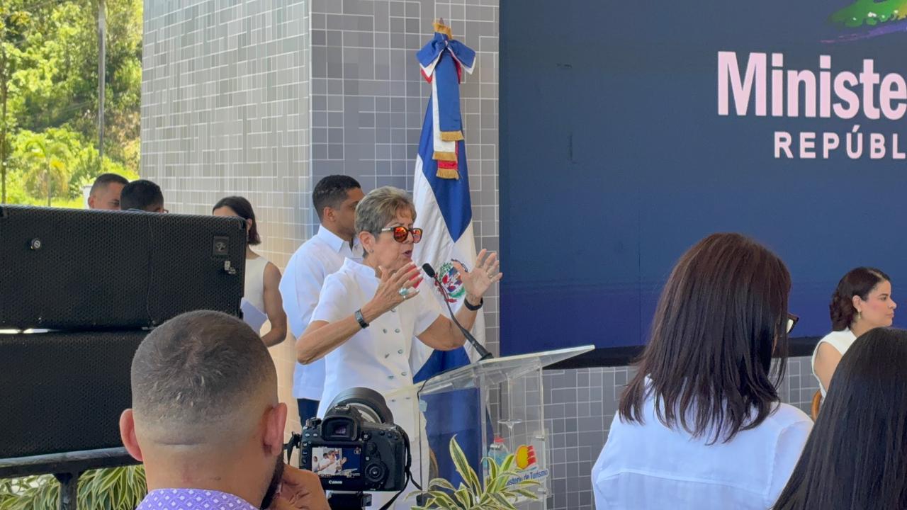 Senadora de Puerto Plata resalta “renacer” de Sosúa y llama a valorar su historia y desarrollo