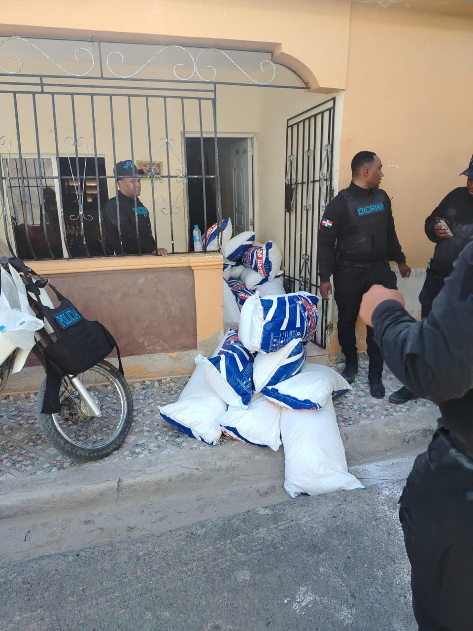 PN y Ministerio Público recuperan 291 sacos de detergente robados en San Pedro de Macorís; hay dos detenidos