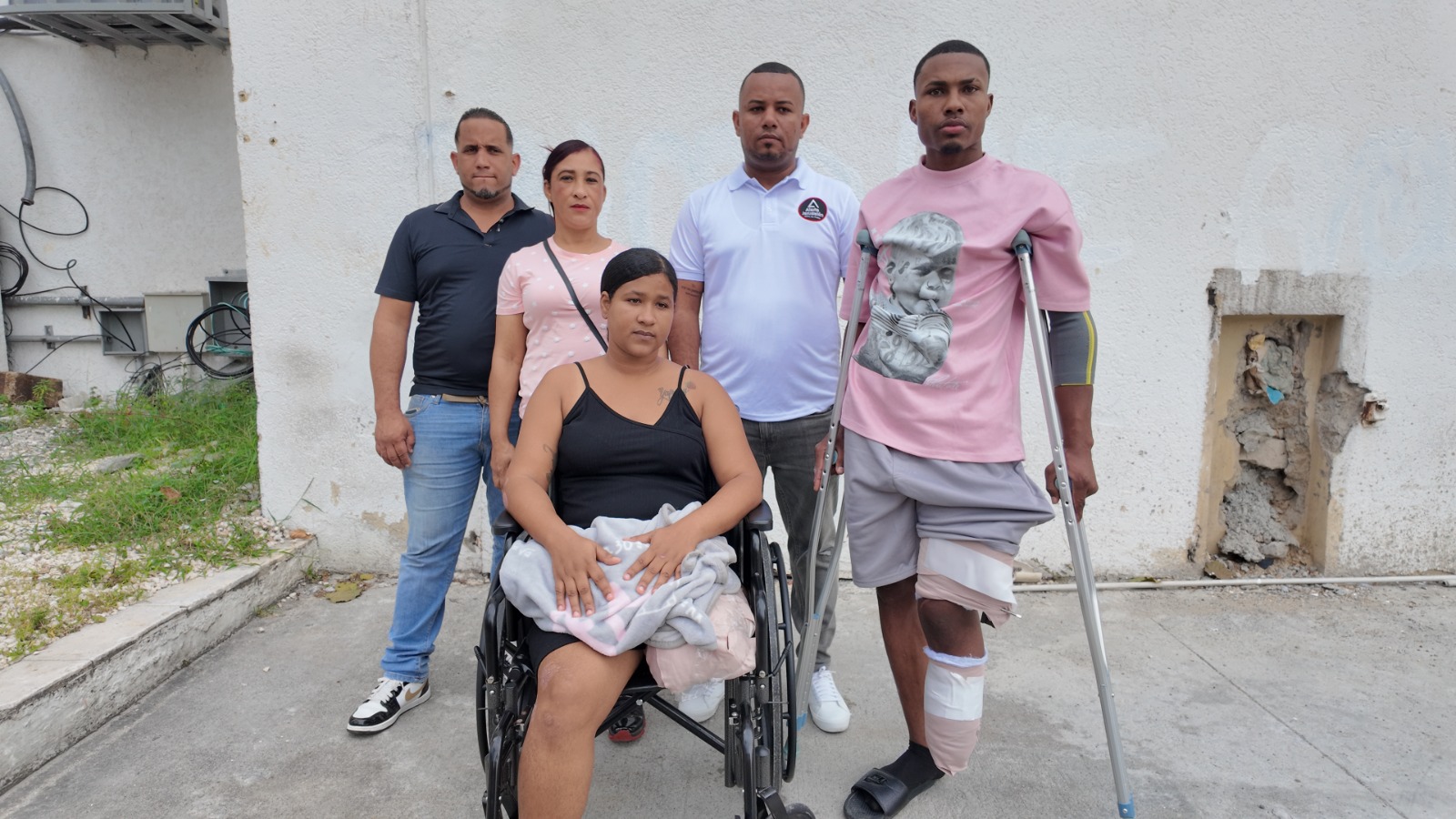 Esposos quedan amputados tras accidente en Azua-San Juan; responsable sigue prófugo