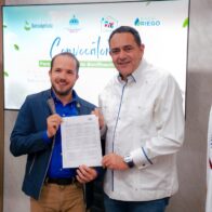 Claudio Caamaño Vélez, director de la TNR y Luis Sánchez Falette, titular de Conaleche.