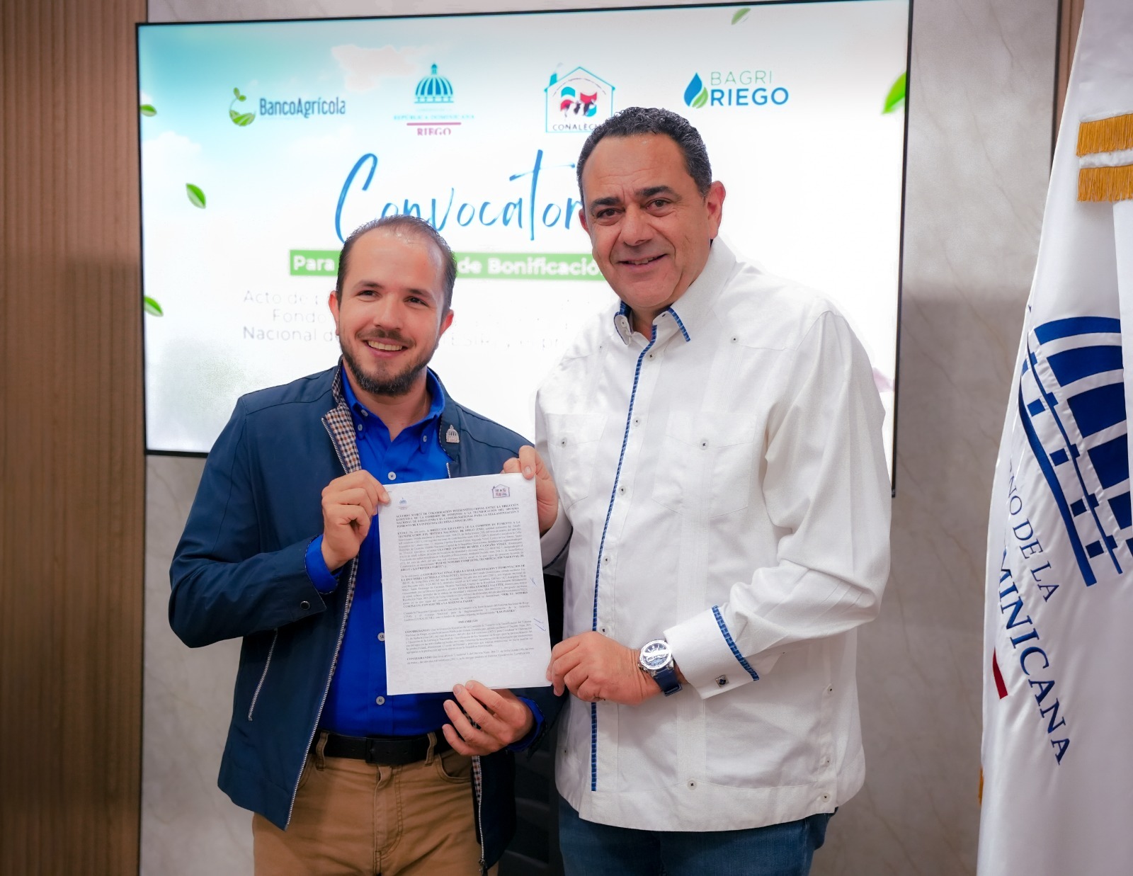 Claudio Caamaño Vélez, director de la TNR y Luis Sánchez Falette, titular de Conaleche.