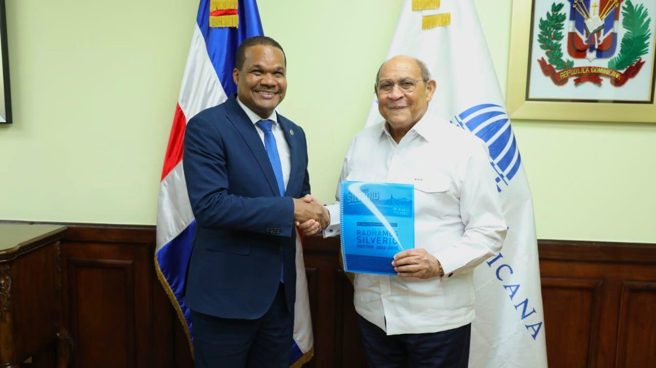 Radhamés Silverio y ministro del MESCyT abordan la alineación de la oferta curricular de la UASD