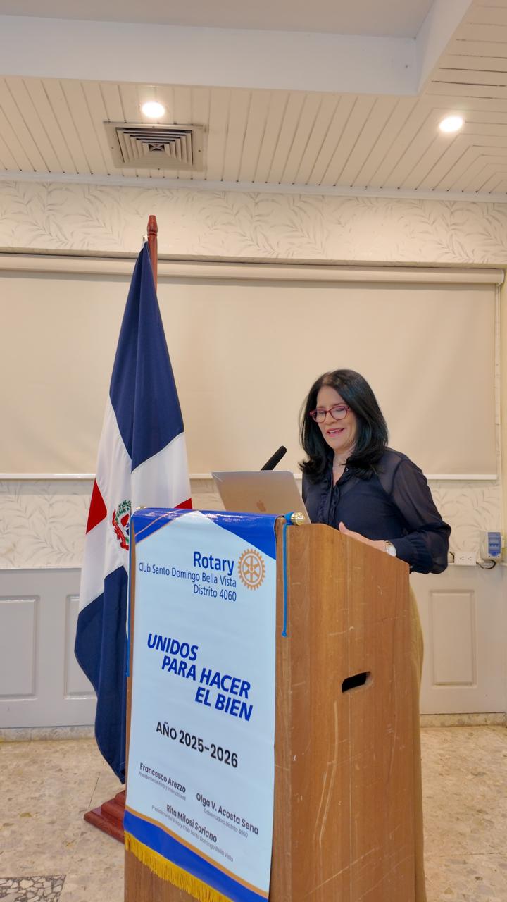 Club Rotario Santo Domingo Bella Vista promueve la conciencia ambiental con conferencia de Alicia Ortega