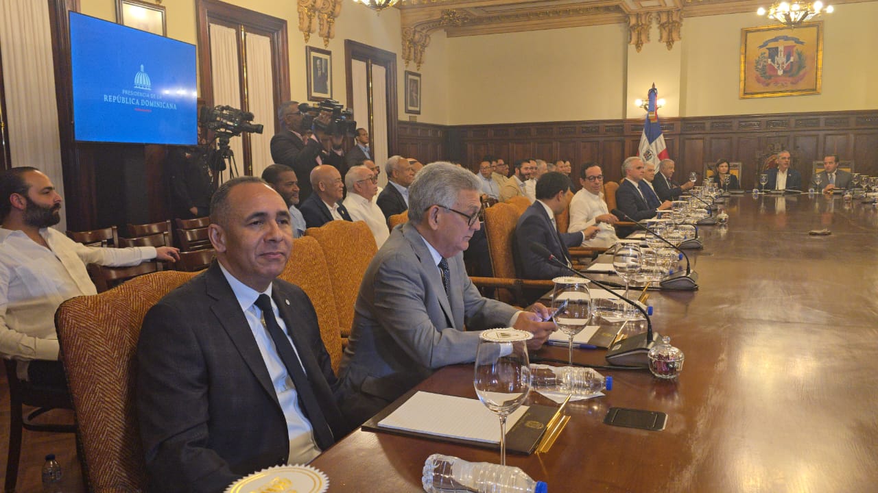 Gobierno anuncia medidas para mitigar impacto de crisis en Medio Oriente y proyecta ahorro de RD$40 mil millones