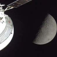 «En Orión falta espacio», la charla en órbita entre astronautas de Artemis y de la EEI