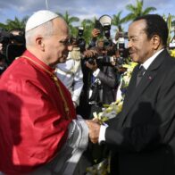 El papa desde Camerún: "El mundo está siendo destruido por unos pocos tiranos"