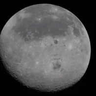 Astronautas de Artemis vieron destellos, polvo lunar y nuevos colores al pasar por la Luna