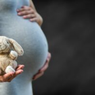 Más de 800 niñas menores de 15 años quedaron embarazadas en 2025 en República Dominicana